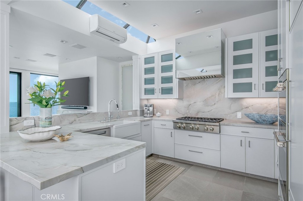 1715 Ocean Way, Laguna Beach CA 92651 - Photo 13