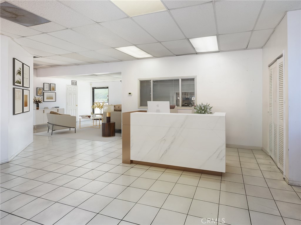 713 E El Segundo Boulevard