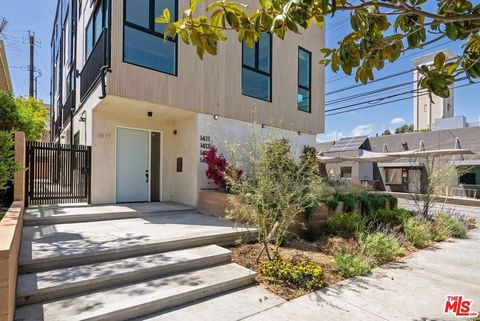 Photo of 1413 S Doheny Drive, Los Angeles, CA 90035 (MLS # 26648339)