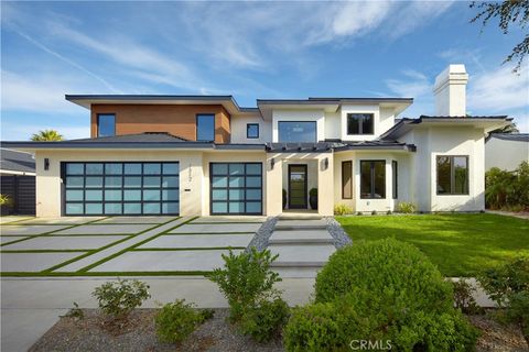 Photo of 1312 Dover Drive Dr, Newport Beach, CA 92660 (MLS # NP25220615)