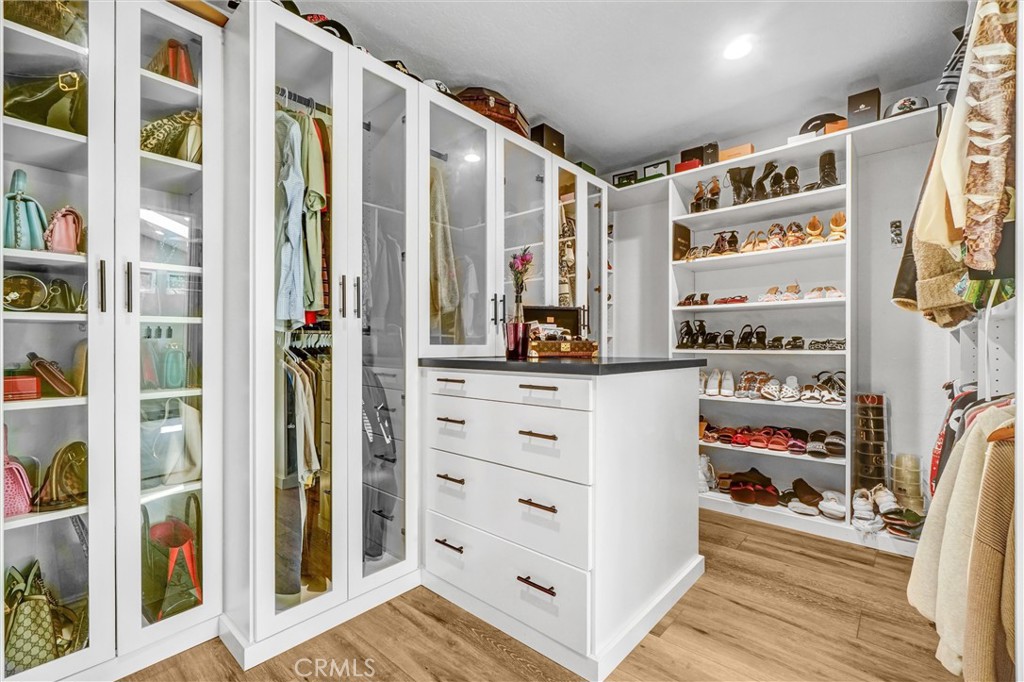 17762 Mountain View Circle