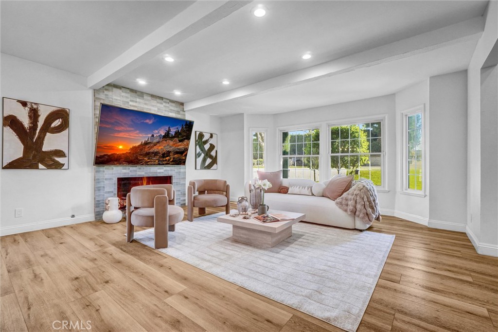 17762 Mountain View Circle