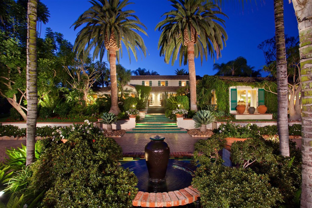 AUCTION: September 29th. Previously $19.955M. **NO RESERVE** Hacienda de las Palmas set just five miles from the beaches of Del Mar and inside the Covenant of Rancho Santa Fe, offers nearly six private acres of understated Southern California luxury. Featuring a Monterrey Spanish-style main residence with gym and sauna, mosaic glass-tiled pool, two guest homes, equestrian facilities, and specimen-quality botanical gardens in its gated, resort-like setting, this grand property is ideal for family living. Neighborhoods: Covenant Complex Features: ,,,,, Equipment: Dryer,Garage Door Opener,Pool/Spa/Equipment, Range/Oven, Shed(s), Washer Other Fees: 0 Sewer: Septic Installed Topography: LL