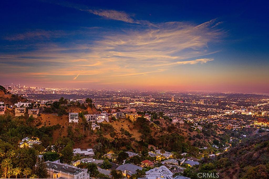 Photo of 2189 Sunset Plaza Drive, Los Angeles, CA 90069 (MLS # SR25200155)