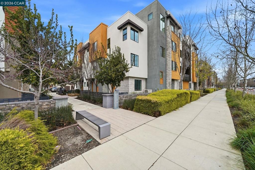 Photo of 5862 5862 Cadence ave Ave, Dublin, CA 94568 (MLS # 41122139)