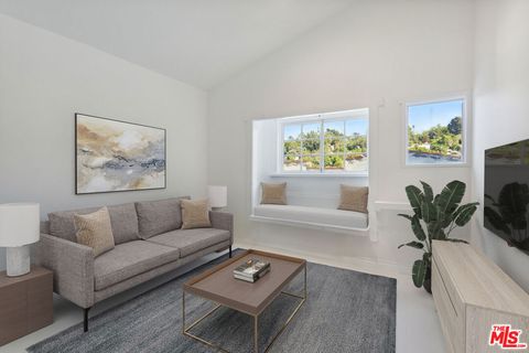 Photo of 2165 Valentine Street #3, Los Angeles, CA 90026 (MLS # 25581577)