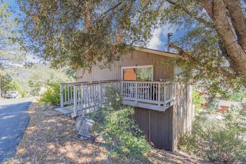 Photo of 2441 Innsbruck Court Ct, Pine Mountain Club, CA 93222 (MLS # SR25068117)