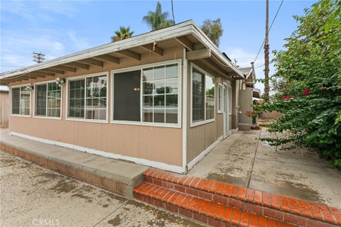Tiny photo for 8233 Fallbrook AVE, West Hills, CA 91304 (MLS # SR26197711)