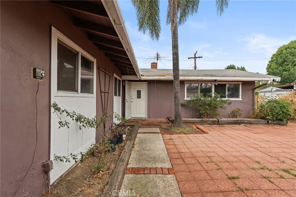 Photo of 8233 Fallbrook AVE, West Hills, CA 91304 (MLS # SR26197711)