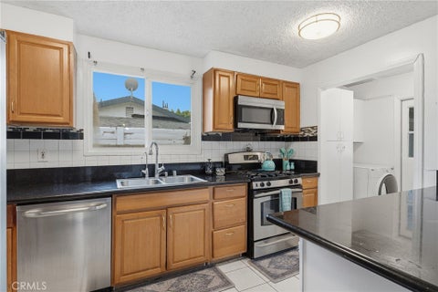 Tiny photo for 8233 Fallbrook AVE, West Hills, CA 91304 (MLS # SR26197711)