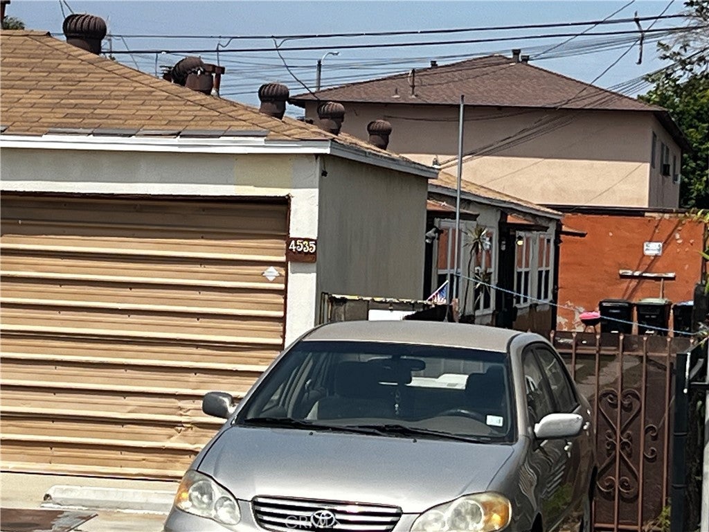 4535 E 55th