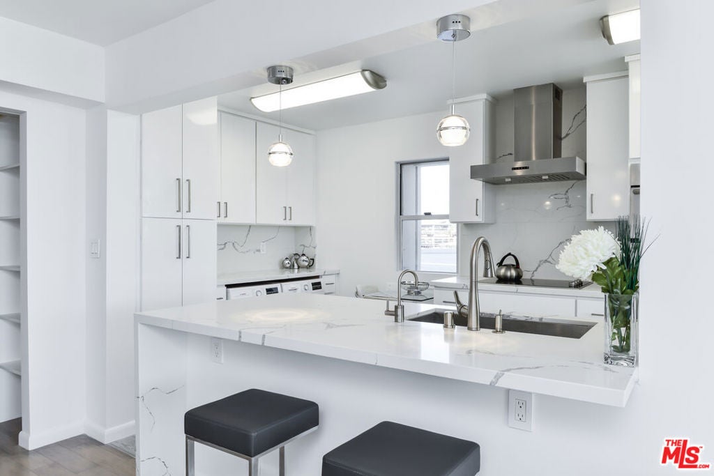 201 Ocean Avenue 404P, Santa Monica CA 90402
