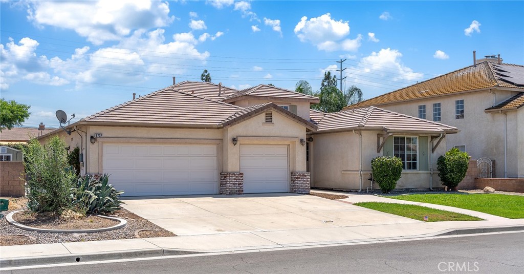 5722 Canoe Drive
