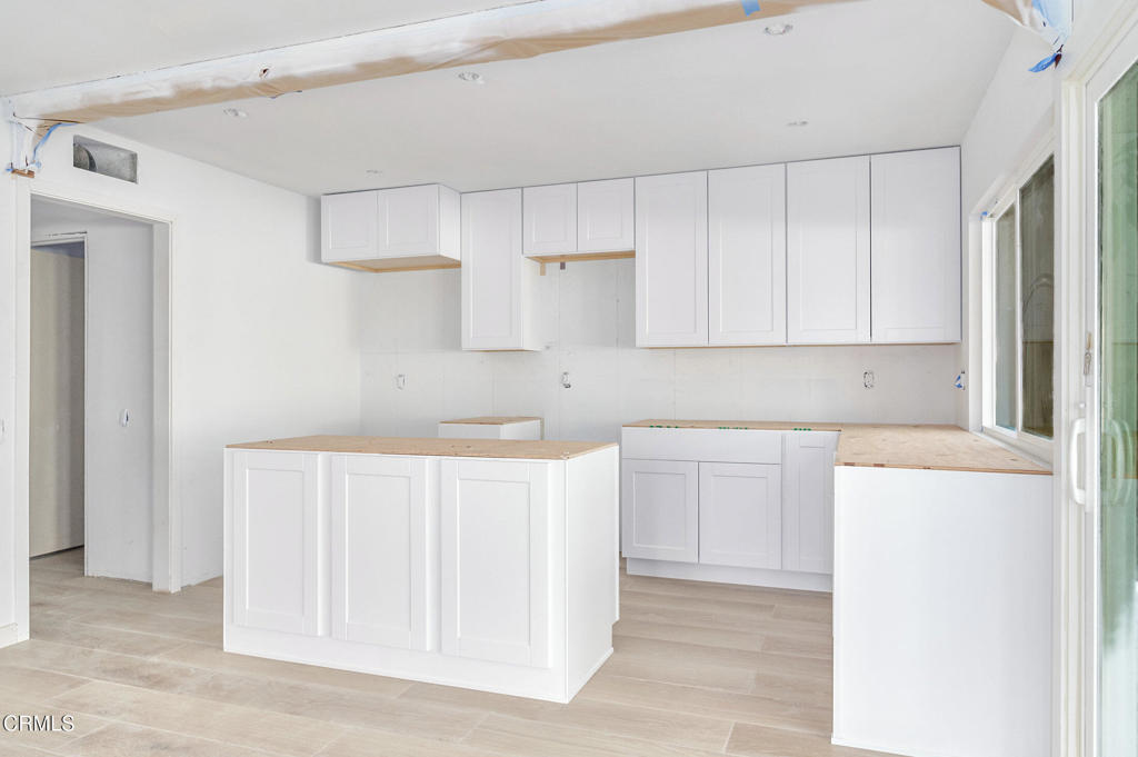 Oakbrook Homes 84-590 - Residential