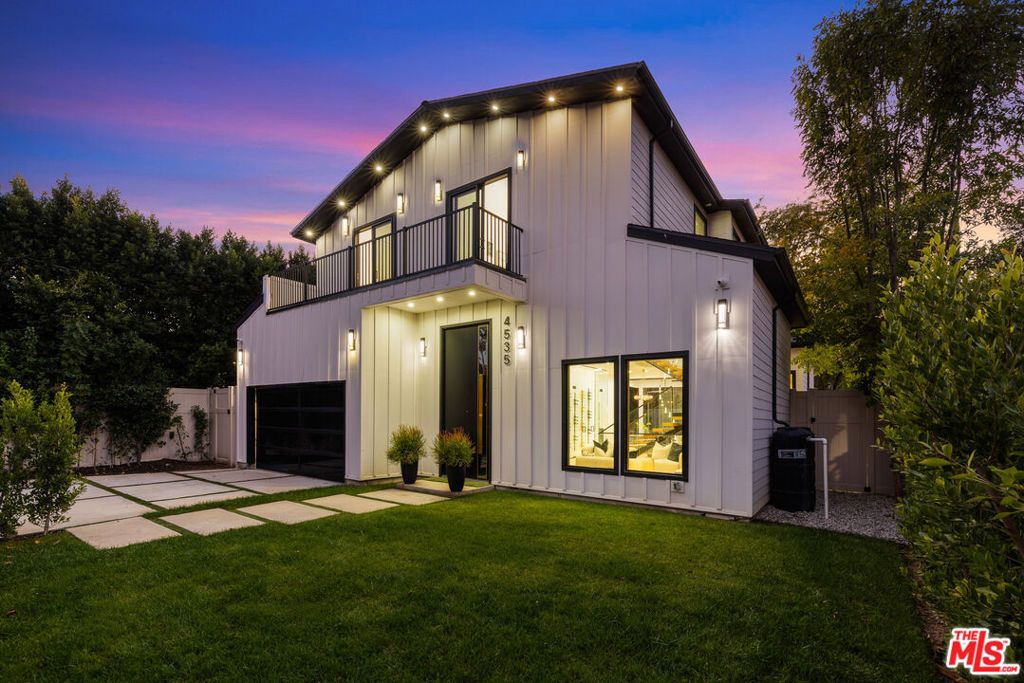 Photo of 4535 Haskell Avenue, Encino, CA 91436 (MLS # 26634023)