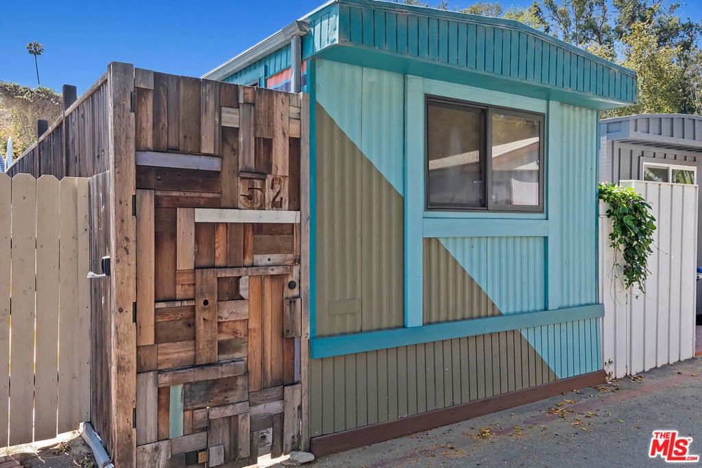 52 Paradise Cove Highway