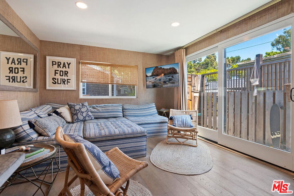 52 Paradise Cove Highway