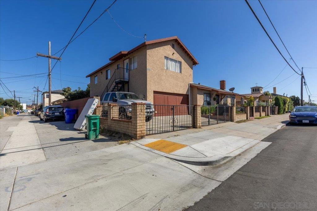 431 Sampson St