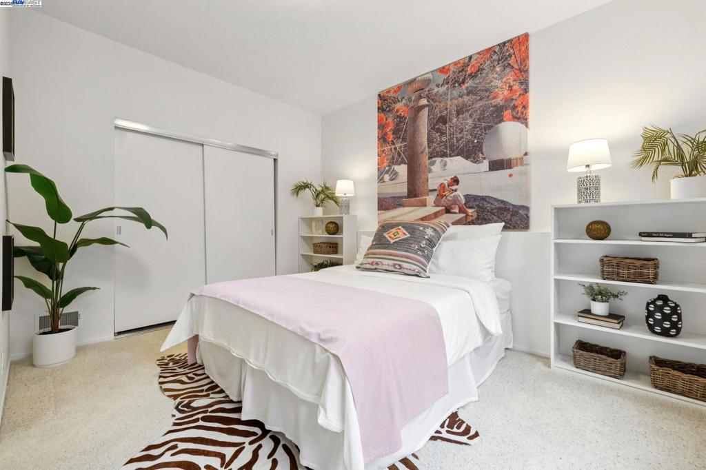MONTCLAIR - Residential