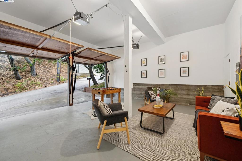 MONTCLAIR - Residential