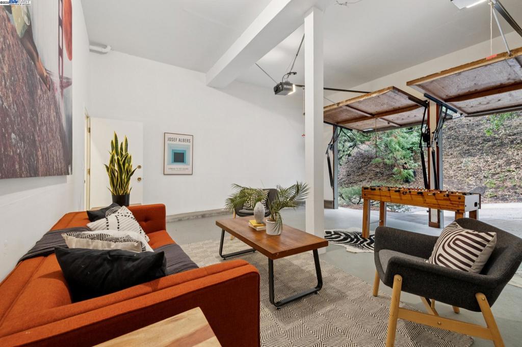 MONTCLAIR - Residential