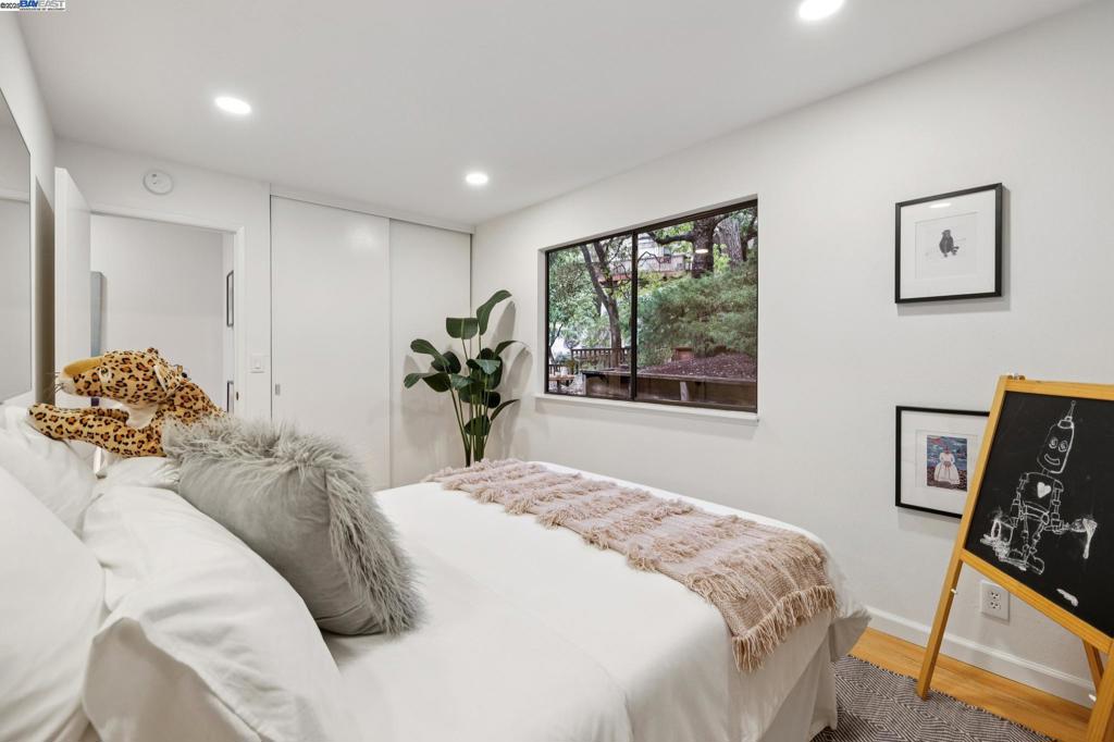 MONTCLAIR - Residential