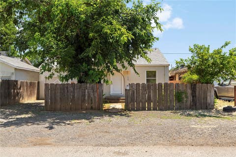 Photo of 2127 B Street, Oroville, CA 95966 (MLS # OR26131606)