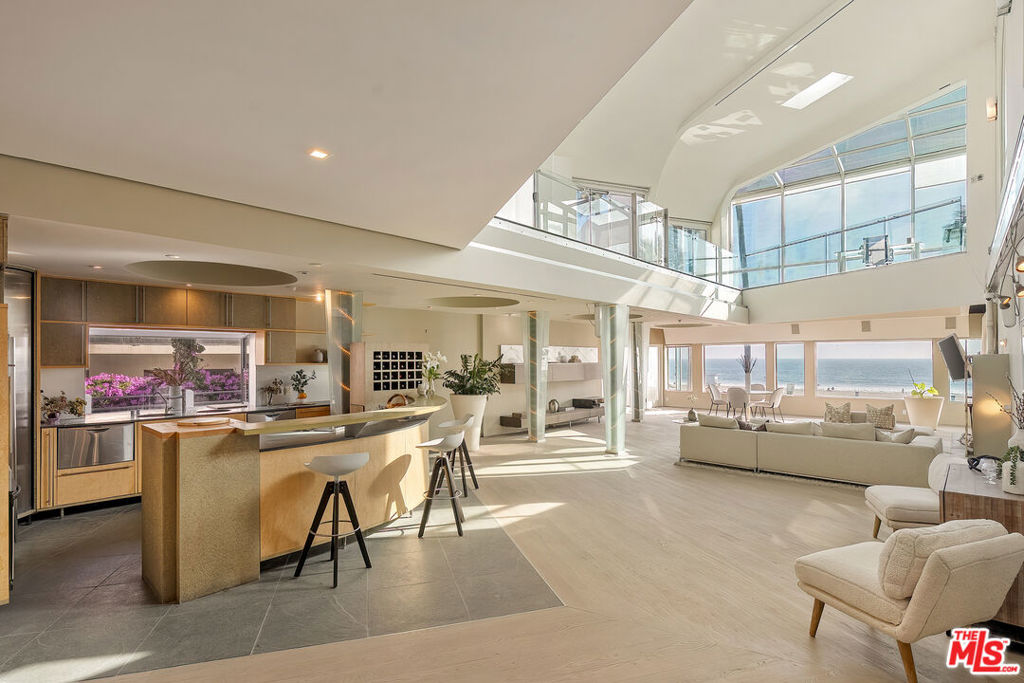 3111 Ocean Front Walk
