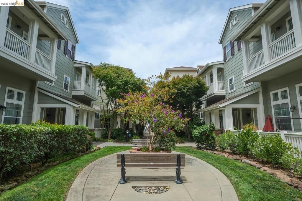 2269 Northshore DR