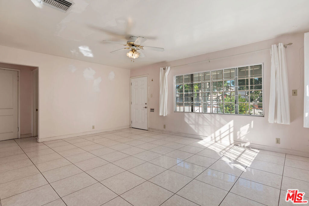 711 N Priscilla Lane