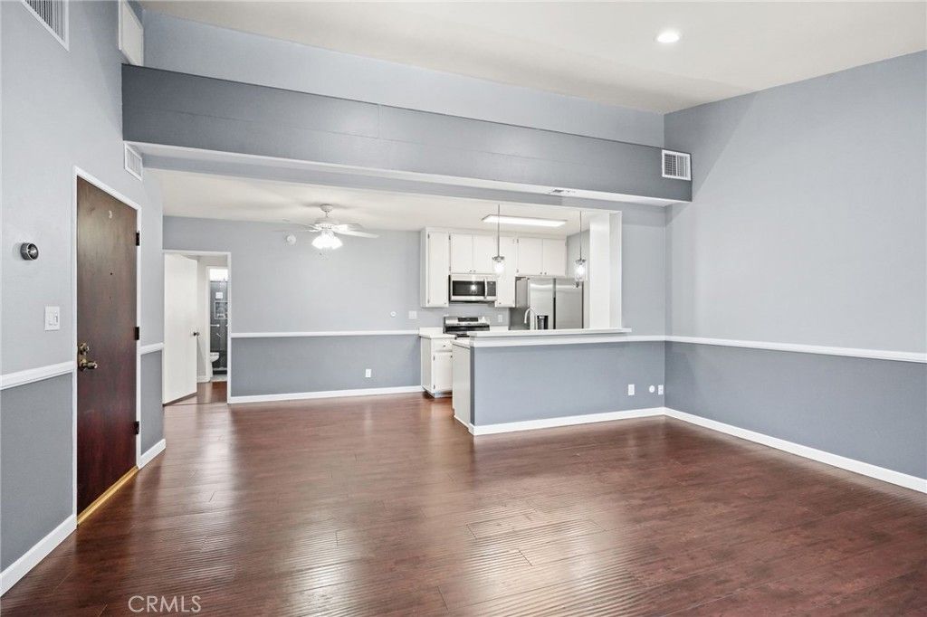 Photo of 5500 Lindley #209, Encino, CA 91316 (MLS # SR25278889)