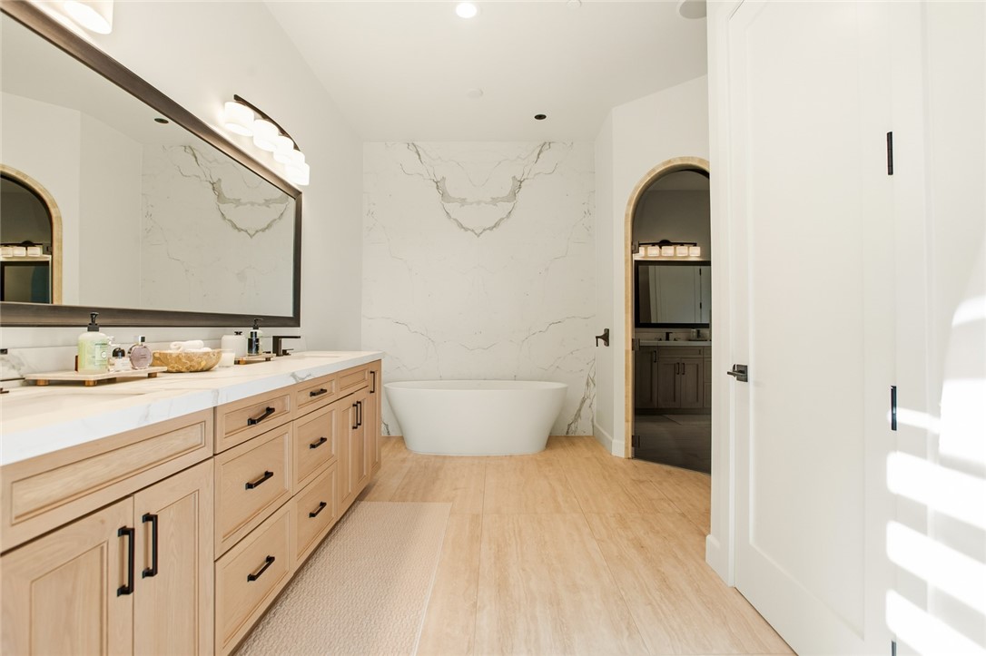 Upland, California, 91784, United States, 4 Bedrooms Bedrooms, ,6 BathroomsBathrooms,Residential,Active,2017096