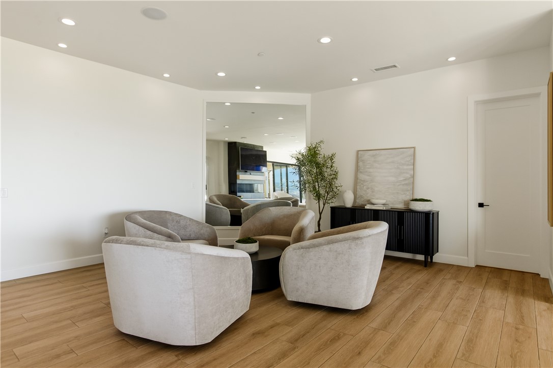 Upland, California, 91784, United States, 4 Bedrooms Bedrooms, ,6 BathroomsBathrooms,Residential,Active,2017096