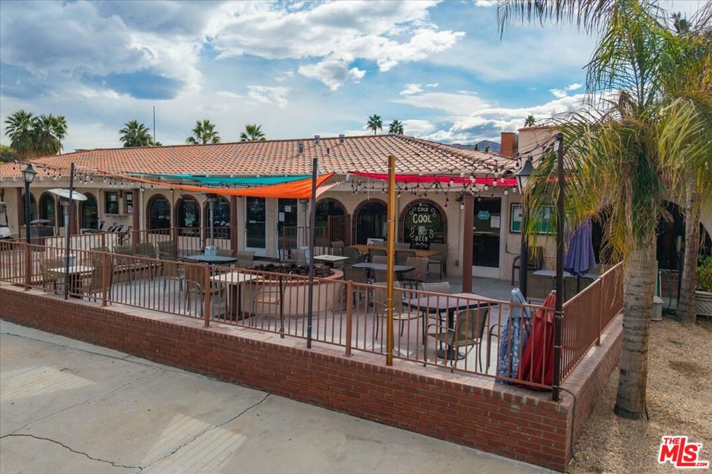 Date Palm Country Cl - Manufactured In Park