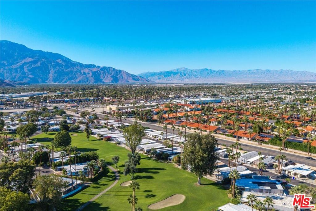 Date Palm Country Cl - Manufactured In Park