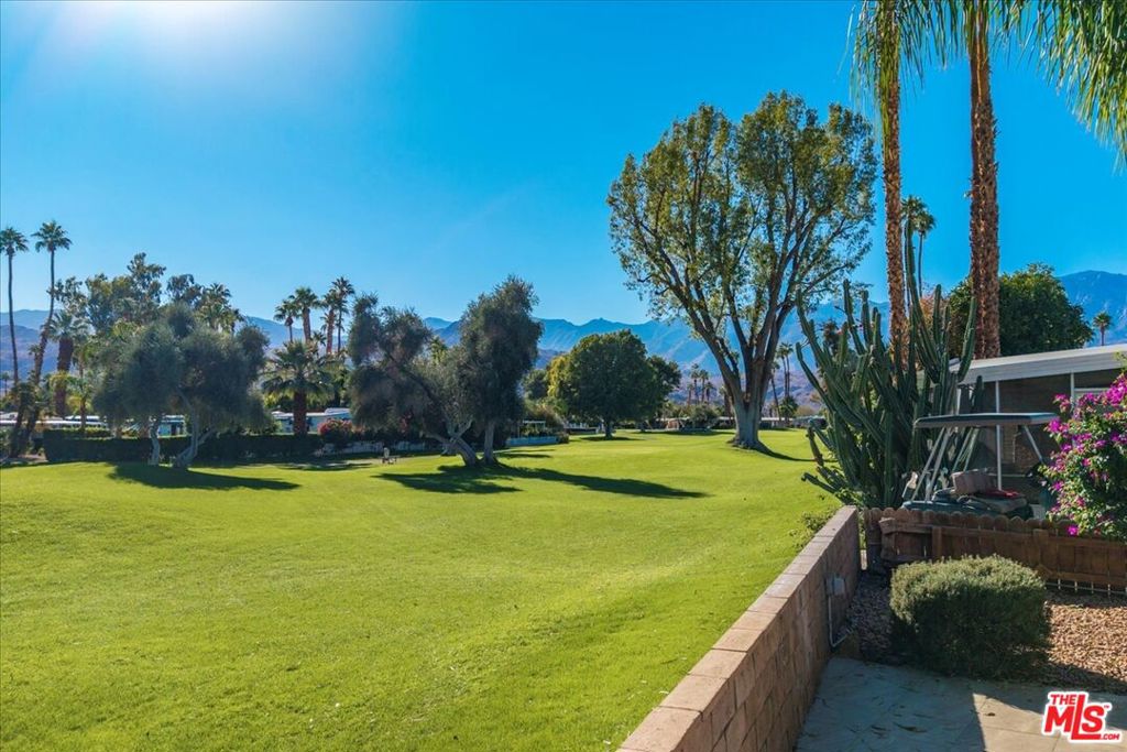 Date Palm Country Cl - Manufactured In Park