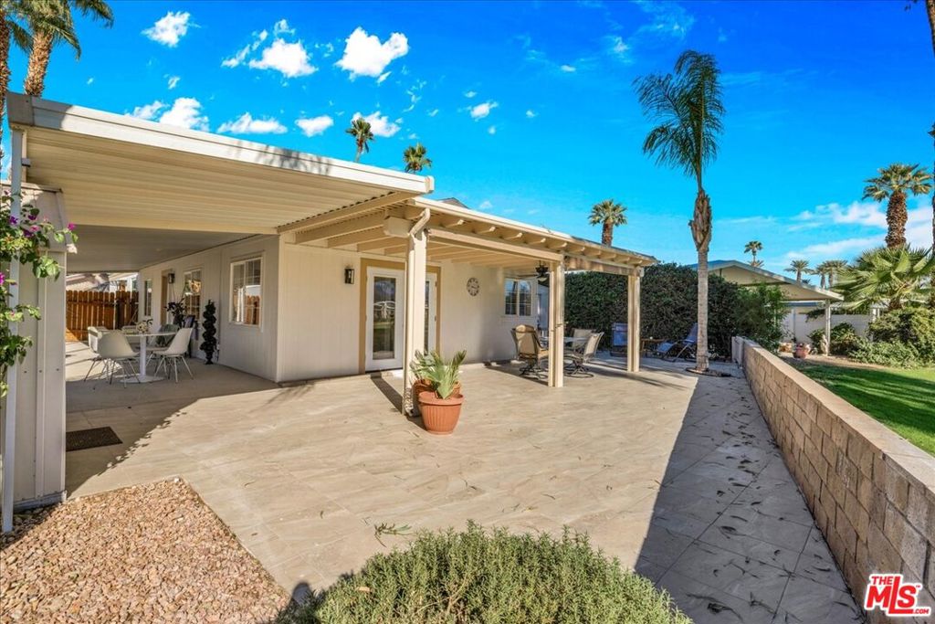 Date Palm Country Cl - Manufactured In Park