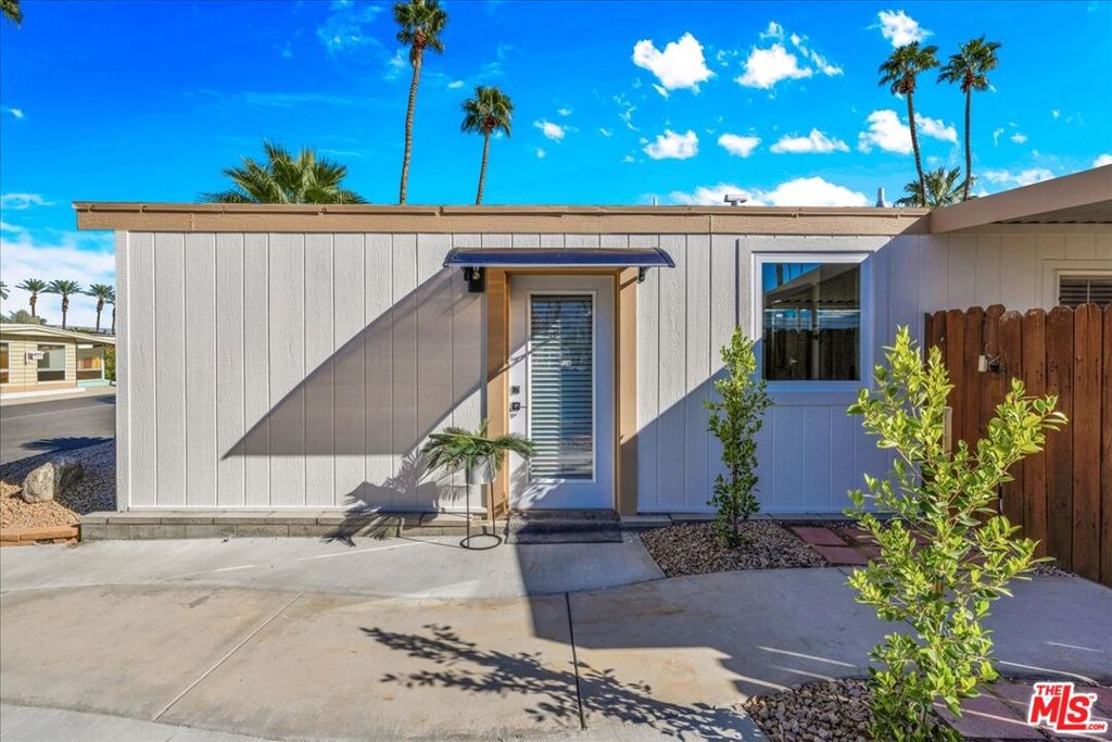 Date Palm Country Cl - Manufactured In Park