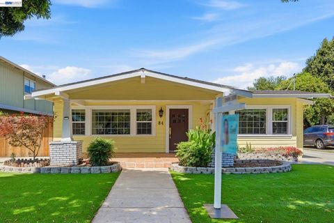 Photo of 84 OAKES BLVD, San Leandro, CA 94577 (MLS # 41129745)