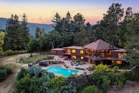 Photo of 27000 Appaloosa Way, Los Altos Hills, CA 94022 (MLS # ML82044798)