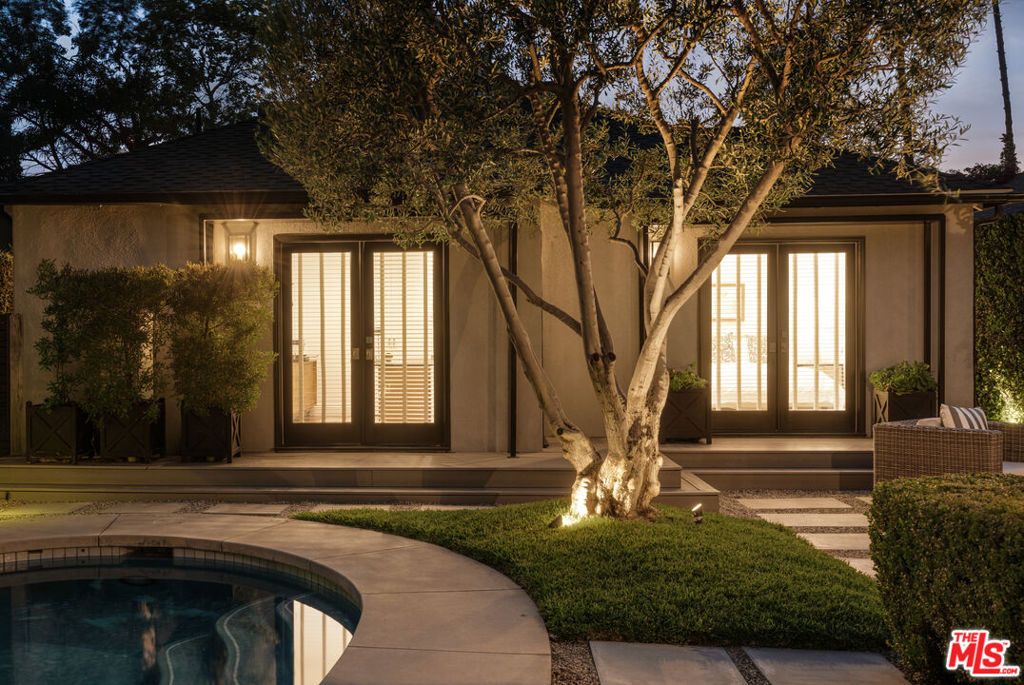 Photo of 334 Huntley Drive, West Hollywood, CA 90048 (MLS # 26734083)