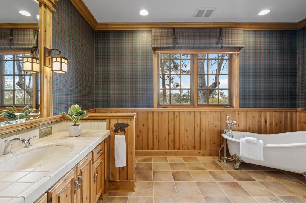 Rancho Santa Fe - Residential
