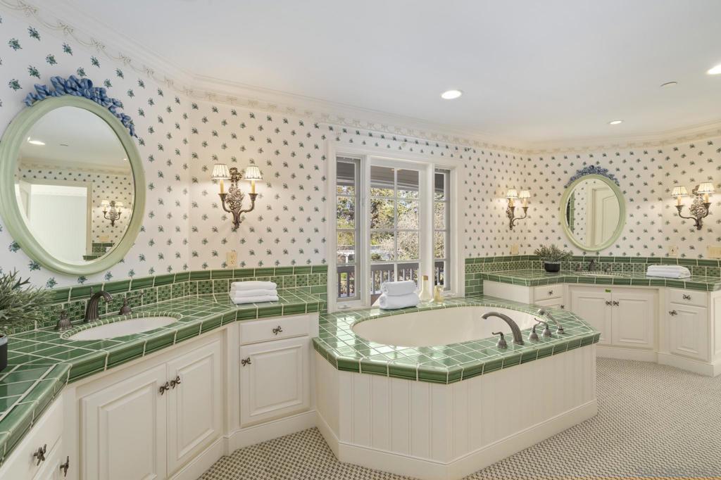 Rancho Santa Fe - Residential