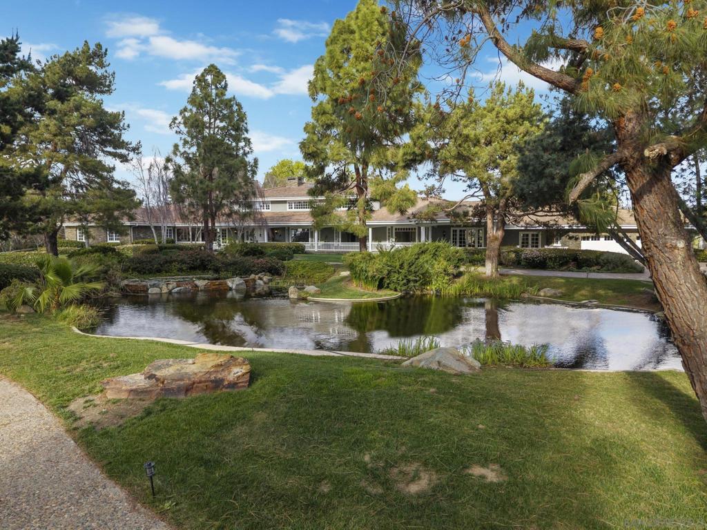 17461 Avenida De Acacias