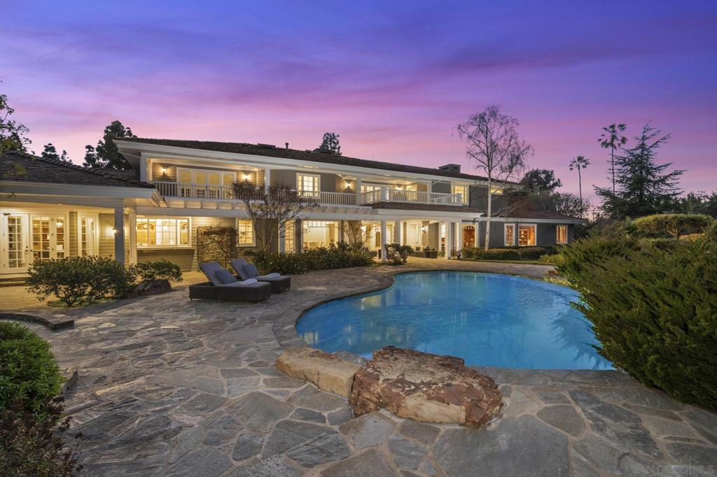 17461 Avenida De Acacias