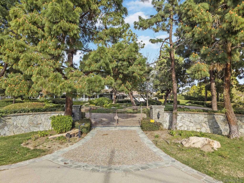 17461 Avenida De Acacias