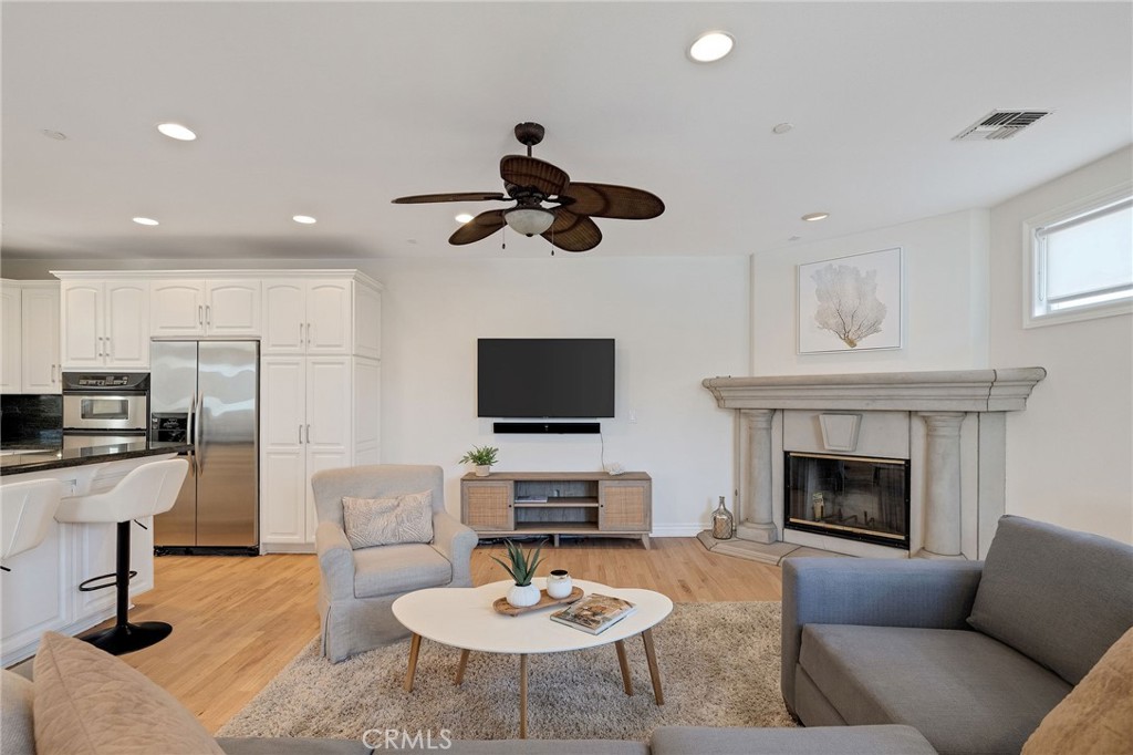 604 Manhattan Beach Boulevard