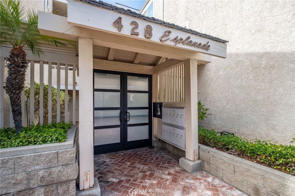 428 Esplanade 302