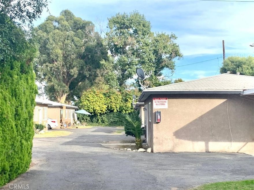 Beautiful DOWNTOWN Upland location.......Just a very QUIET  location of Upland