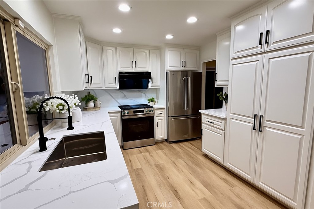 El Camino Glen (CH) - Residential